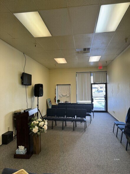 More Photos Of 2520-2598 Idaho St, Elko Storefront For Sale