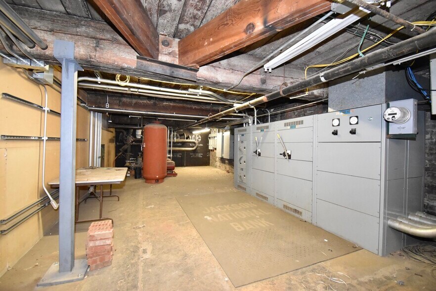 More Photos Of 118 N Church St, Jackson Office For Sale