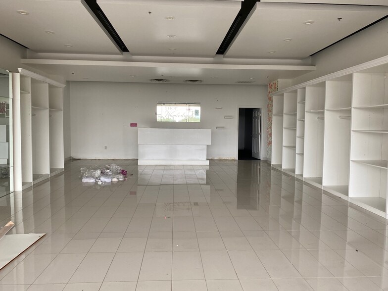 More Photos Of 9889 Bellaire Blvd, Houston Unknown For Lease