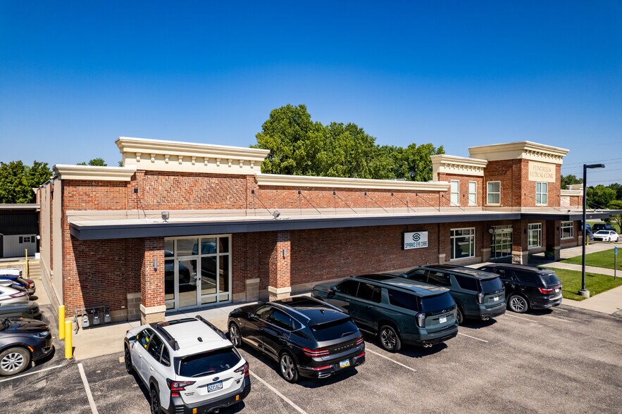 More Photos Of 307 W US Highway 54, Andover General Retail For Sale