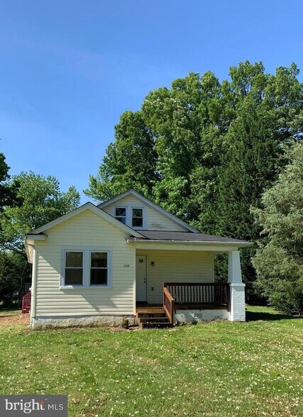 Primary Photo Of 4137 Barrett Pl, Indian Head Apartments For Sale