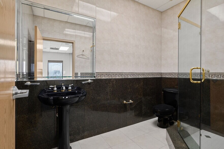 More Photos Of 2601 Cornerstone Blvd, Edinburg Medical For Sale