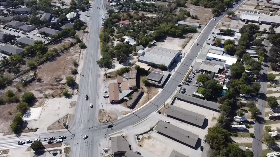 More Photos Of 2833 Roosevelt Ave, San Antonio Warehouse For Lease