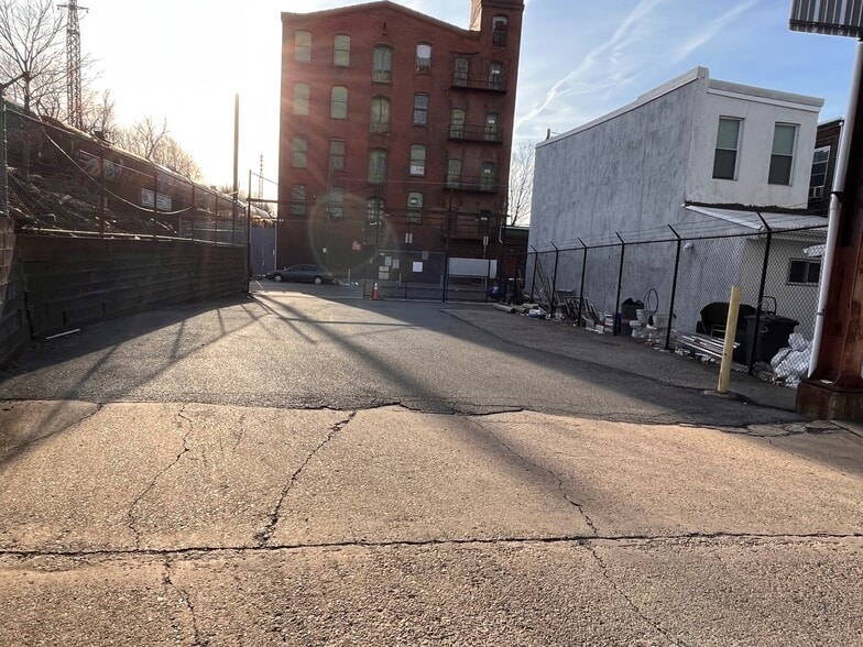 More Photos Of 3525 Amber St, Philadelphia Warehouse For Lease