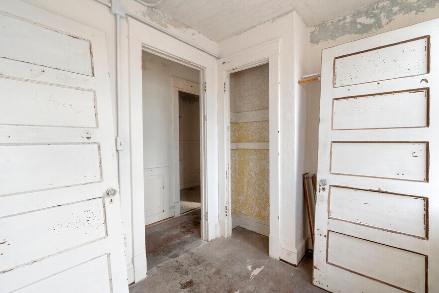 More Photos Of 204 Magnolia St, New Smyrna Beach Restaurant For Sale
