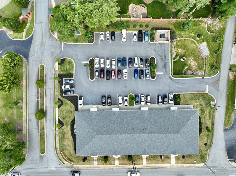 More Photos Of 433 SE Main St, Simpsonville Office For Lease