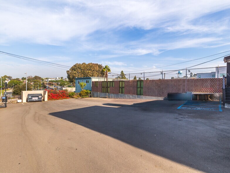 More Photos Of 409 E Grand Ave, El Segundo Storefront Retail Residential For Sale