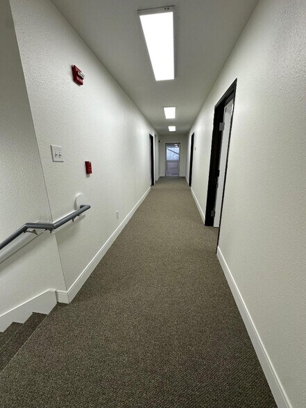 More Photos Of 400 Uhland Rd, San Marcos Unknown For Lease