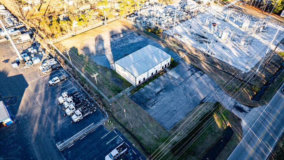 More Photos Of 1700 W 5th North St, Summerville Flex For Sale