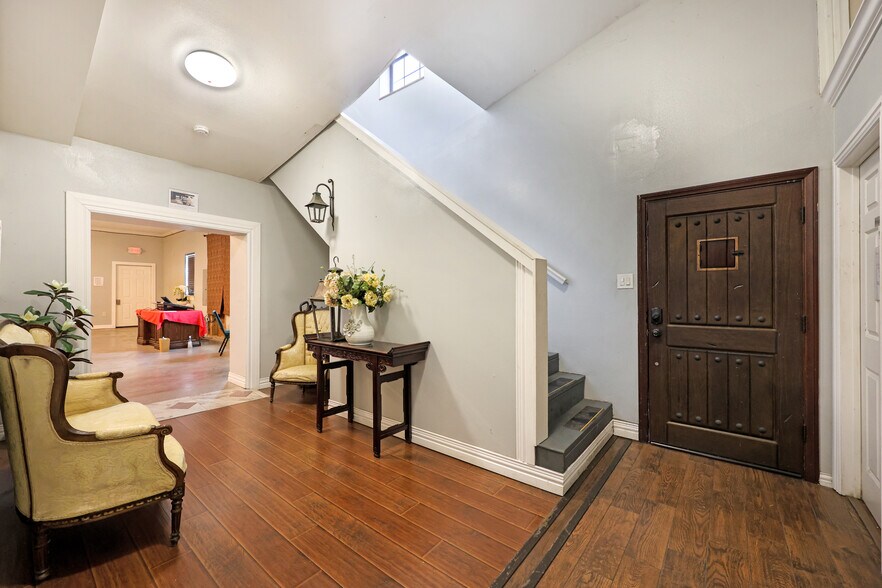 More Photos Of 16911 Pickering Rd, Conroe Warehouse For Sale