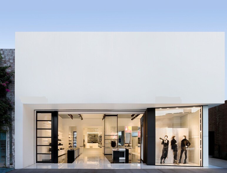 Primary Photo Of 125 N Robertson Blvd, Los Angeles Storefront For Lease