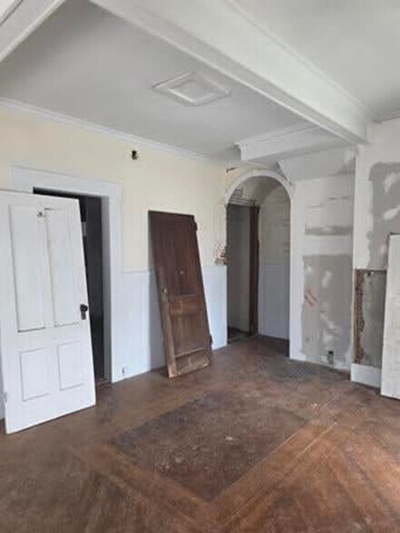 More Photos Of 33 Oak St, Brattleboro Apartments For Sale