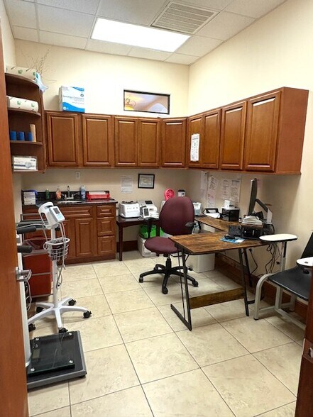 More Photos Of 1608 S Apollo Blvd, Melbourne Medical For Sale