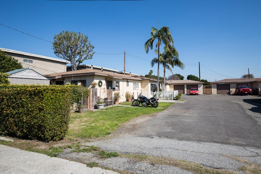 More Photos Of 16650-16658 Woodruff Ave, Bellflower Storefront Retail Residential For Sale