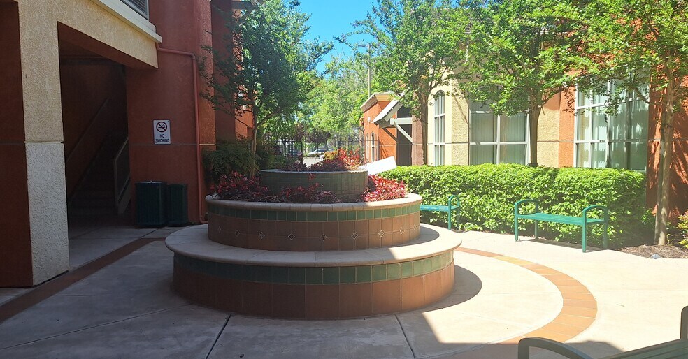 More Photos Of 632 W 11th St, Tracy Office For Sale