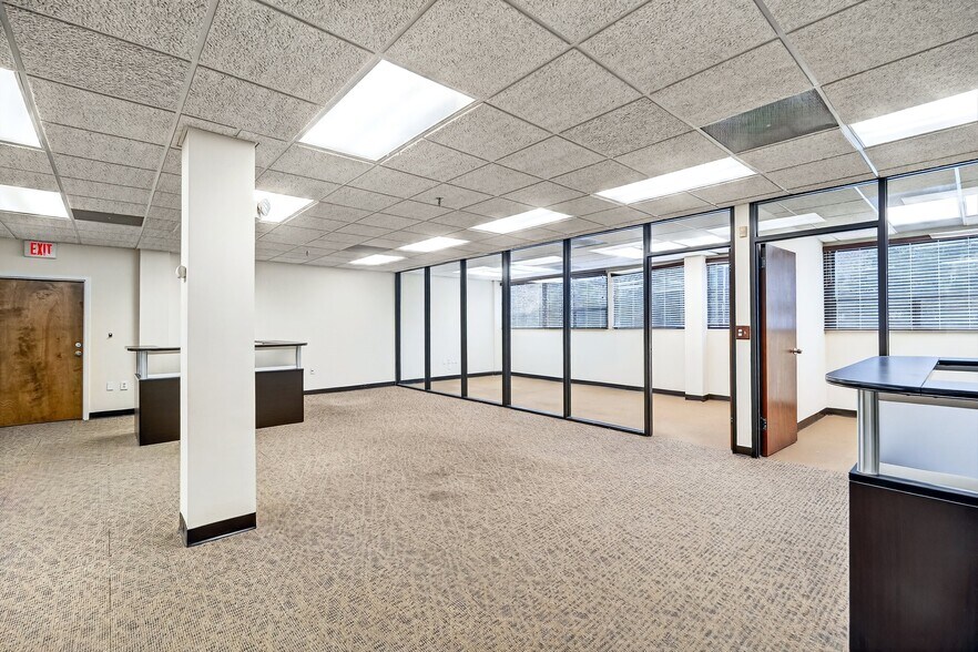 More Photos Of 80 Red Schoolhouse Rd, Chestnut Ridge Office For Lease