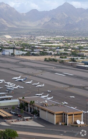 More Photos Of 14605 N Airport Dr, Scottsdale Airplane Hangar For Lease