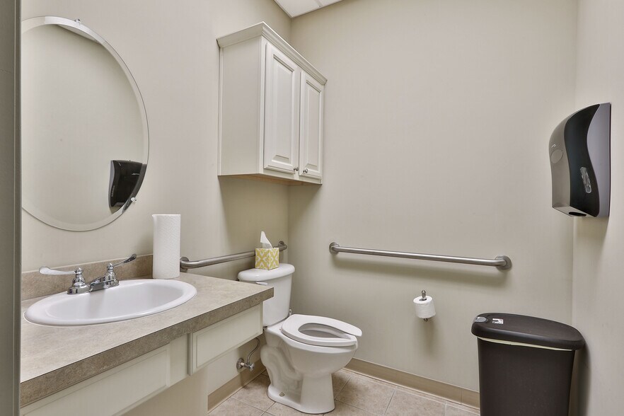 More Photos Of 75 Jackson St, Newnan Unknown For Lease