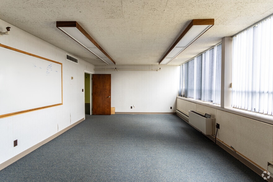 More Photos Of 99 Airport Rd, Concord Manufacturing For Sale