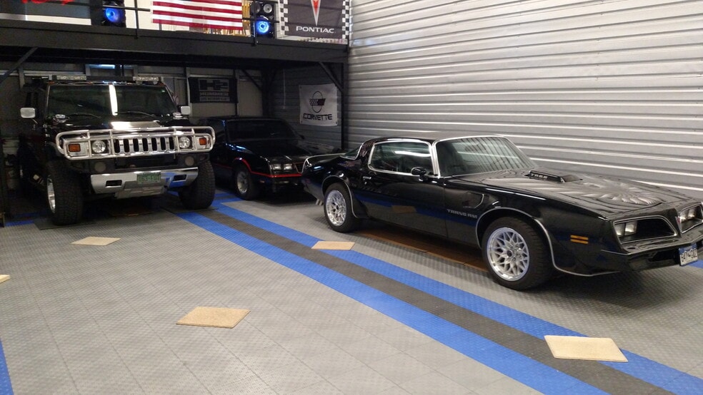 More Photos Of 7352 Greenridge Rd, Windsor Warehouse For Sale