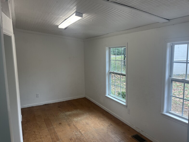 More Photos Of 2230 Palm St, Canton Freestanding For Lease
