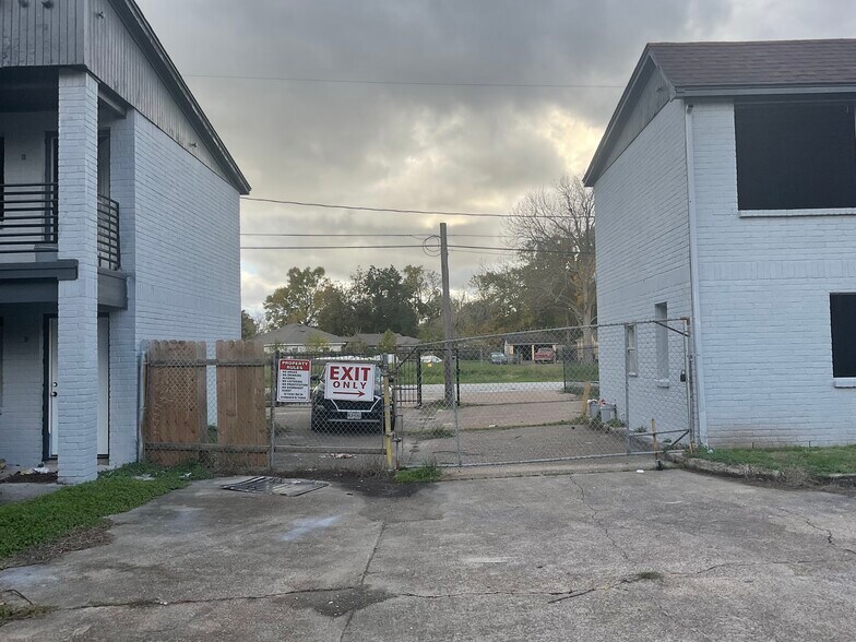 More Photos Of 1022 Randolph St, Houston Apartments For Sale