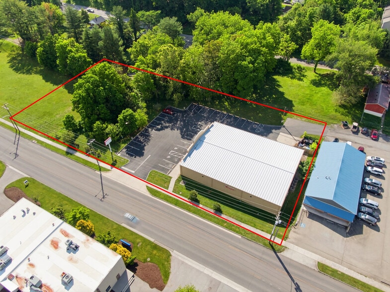 More Photos Of 800 W Main St, Radford Freestanding For Sale