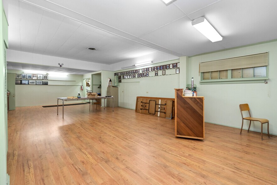 More Photos Of 841 4th Av, Hope Flex For Sale