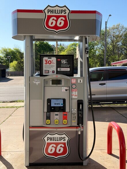 More Photos Of 1708 S Mobberly Ave, Longview Service Station For Sale