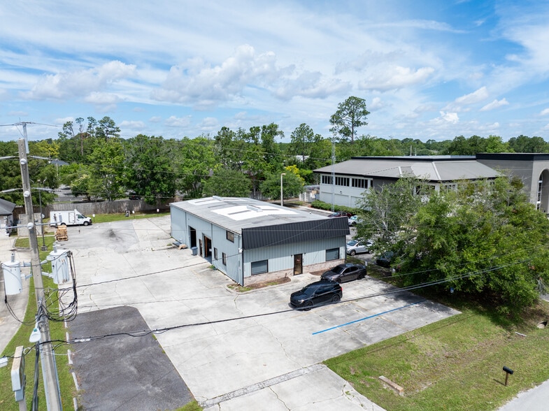 Primary Photo Of 9550 Sunbeam Center Dr, Jacksonville Warehouse For Sale