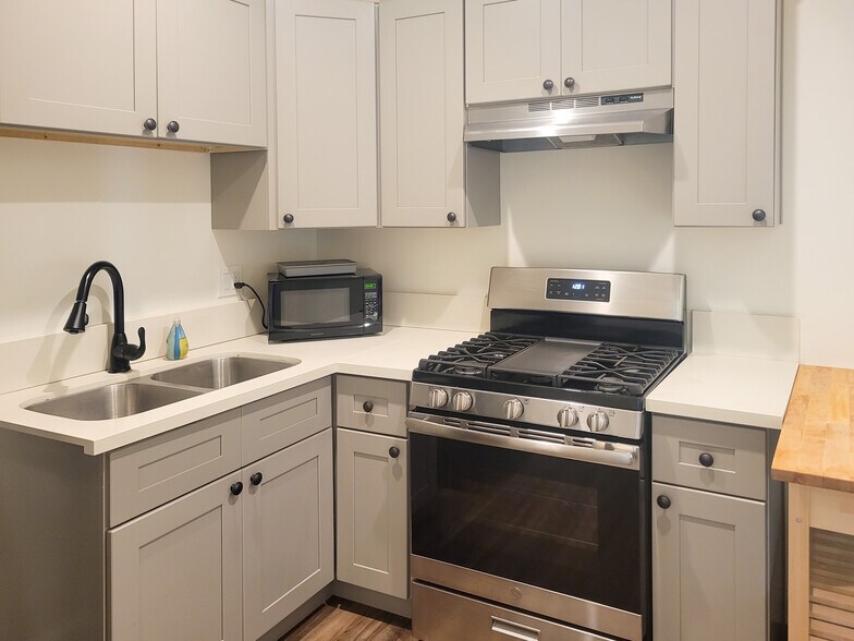 More Photos Of 939 S Wilton Pl, Los Angeles Apartments For Sale