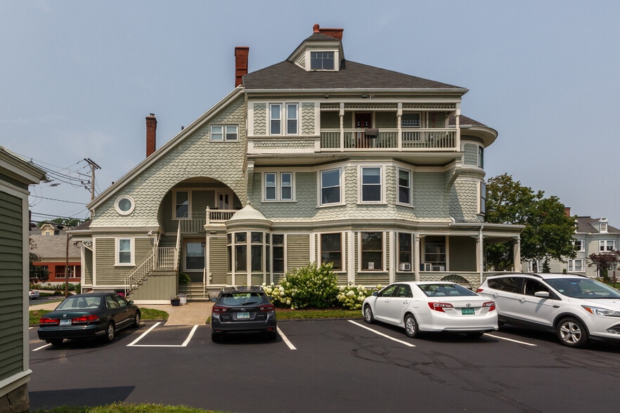 More Photos Of 84 Bay St, Manchester Office Residential For Lease