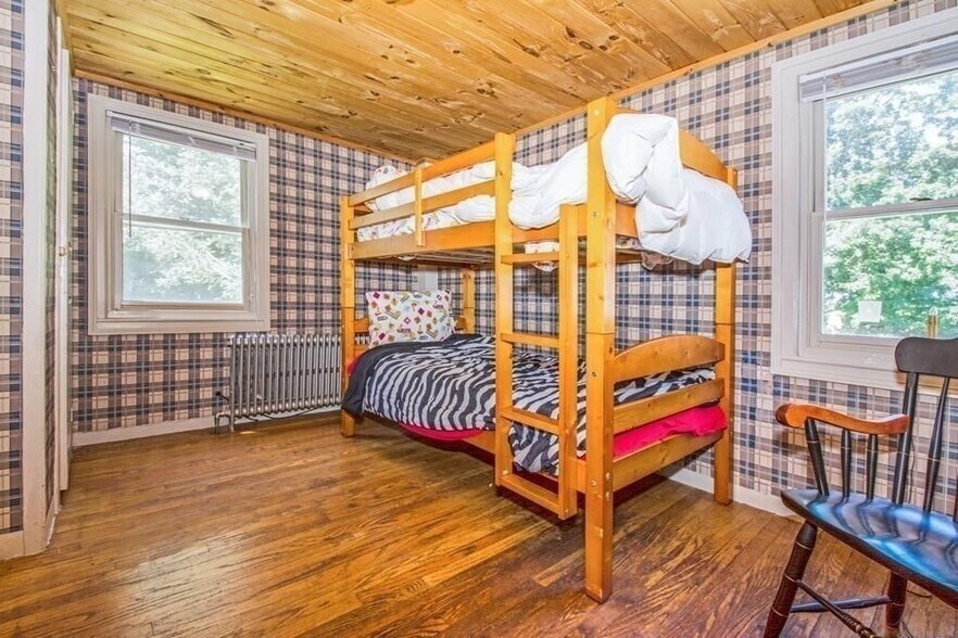 More Photos Of 18 Sargent St, Cherry Valley Flex For Sale
