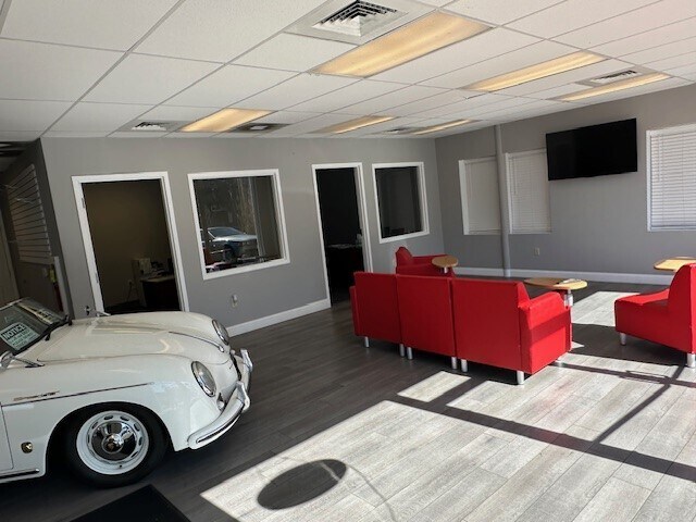 More Photos Of 1537 Bridge St, New Cumberland Auto Dealership For Sale