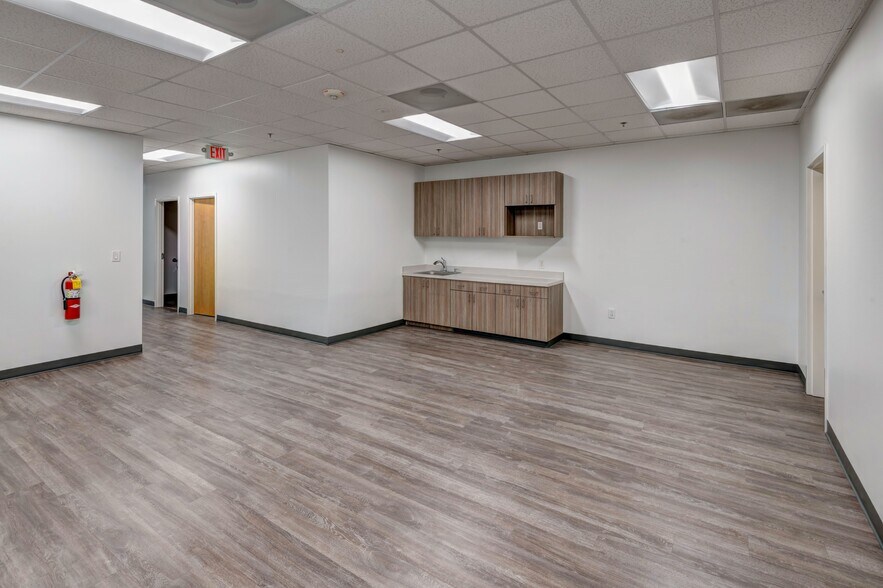 More Photos Of 1056 Personal Pl, Morrow Distribution For Lease