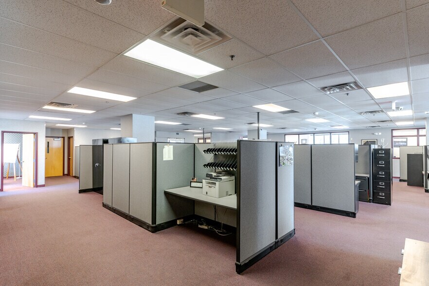 More Photos Of 120 E 3rd St, Newport Office For Lease