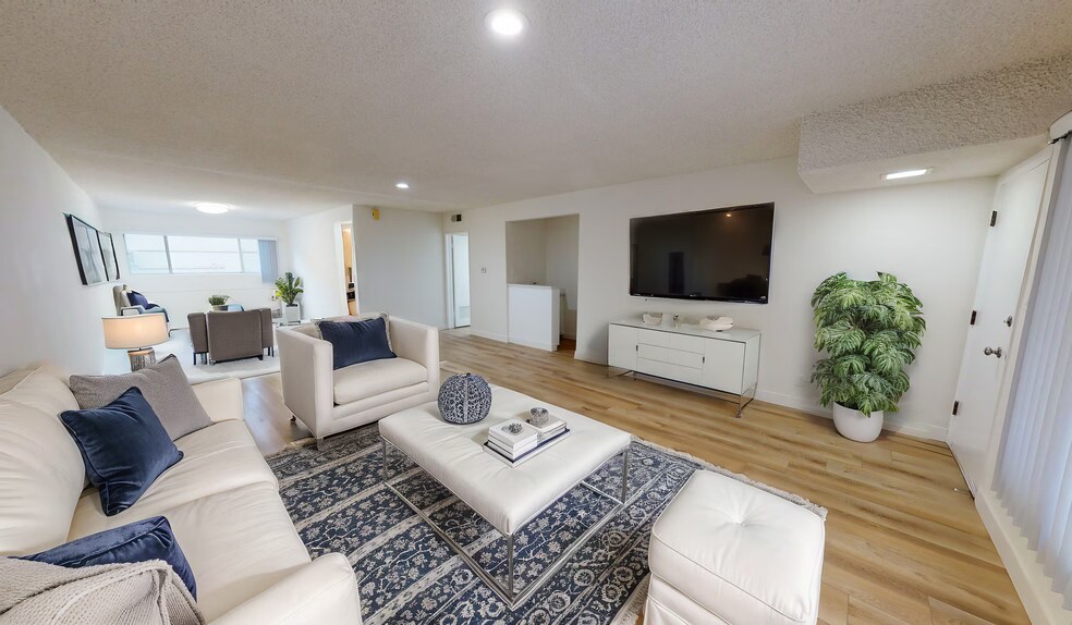 More Photos Of 5150 Yarmouth Ave, Encino Apartments For Sale