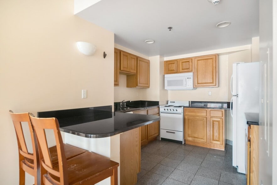 More Photos Of 400 College Ave, Ithaca Apartments For Sale