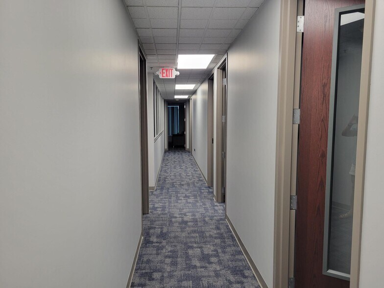 More Photos Of 8001 Broadway, Merrillville Office For Lease