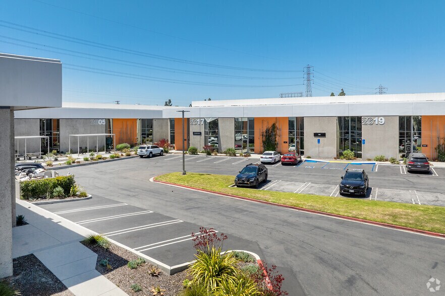 More Photos Of 2611-2615 Manhattan Beach Blvd, Redondo Beach Office For Lease