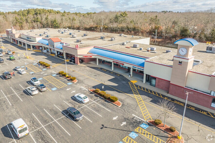 More Photos Of 207 Swansea Mall Dr, Swansea Unknown For Lease