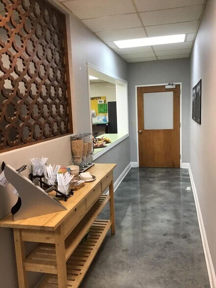 More Photos Of 300 S 6th St, Fort Pierce Office For Sale