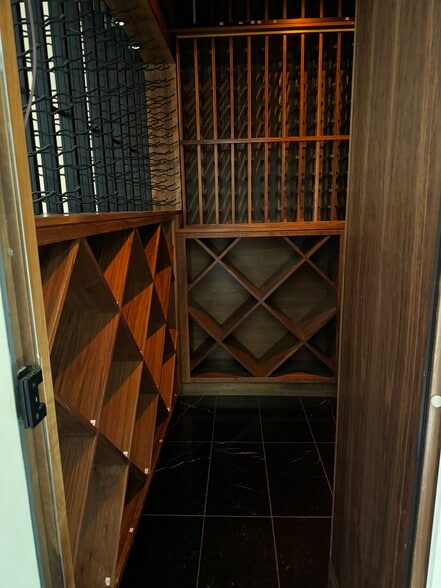 More Photos Of 5716 E 2nd St, Long Beach Restaurant For Sale