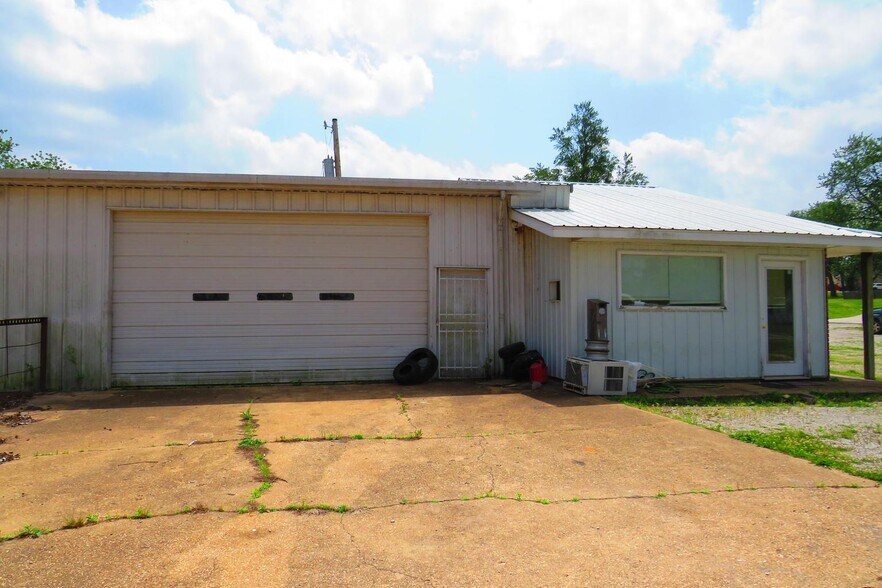 More Photos Of 302 N Business 60, Mansfield Auto Repair For Sale