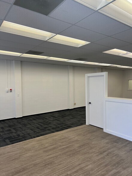 More Photos Of 118 S 3rd St, King City Office For Lease