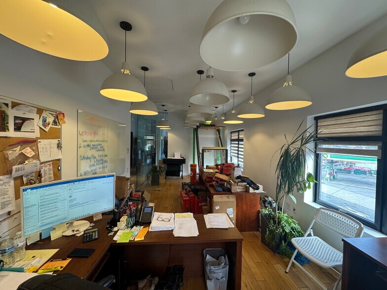 More Photos Of 174 Targee St, Staten Island Office For Lease