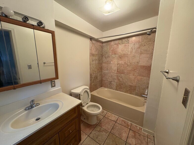 More Photos Of 885 W Lombard St, Baltimore Apartments For Sale