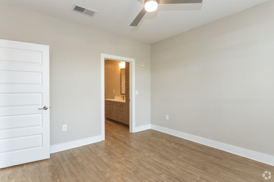 More Photos Of 222 S Main St, Mooresville Apartments For Lease