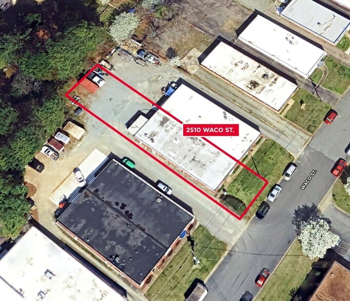 More Photos Of 2508-2510 Waco St, Richmond Flex For Lease