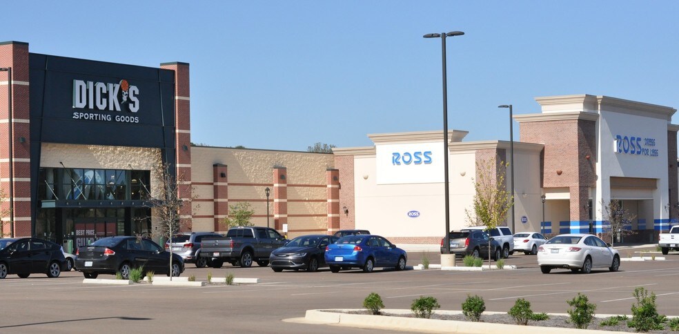 More Photos Of 200-800 Merchants Dr, Oxford Unknown For Lease